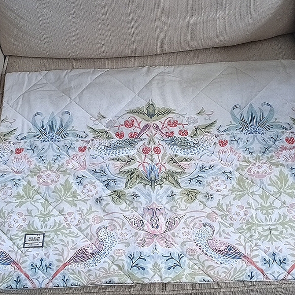 William Morris Pillow Sham - Picture 2 of 2